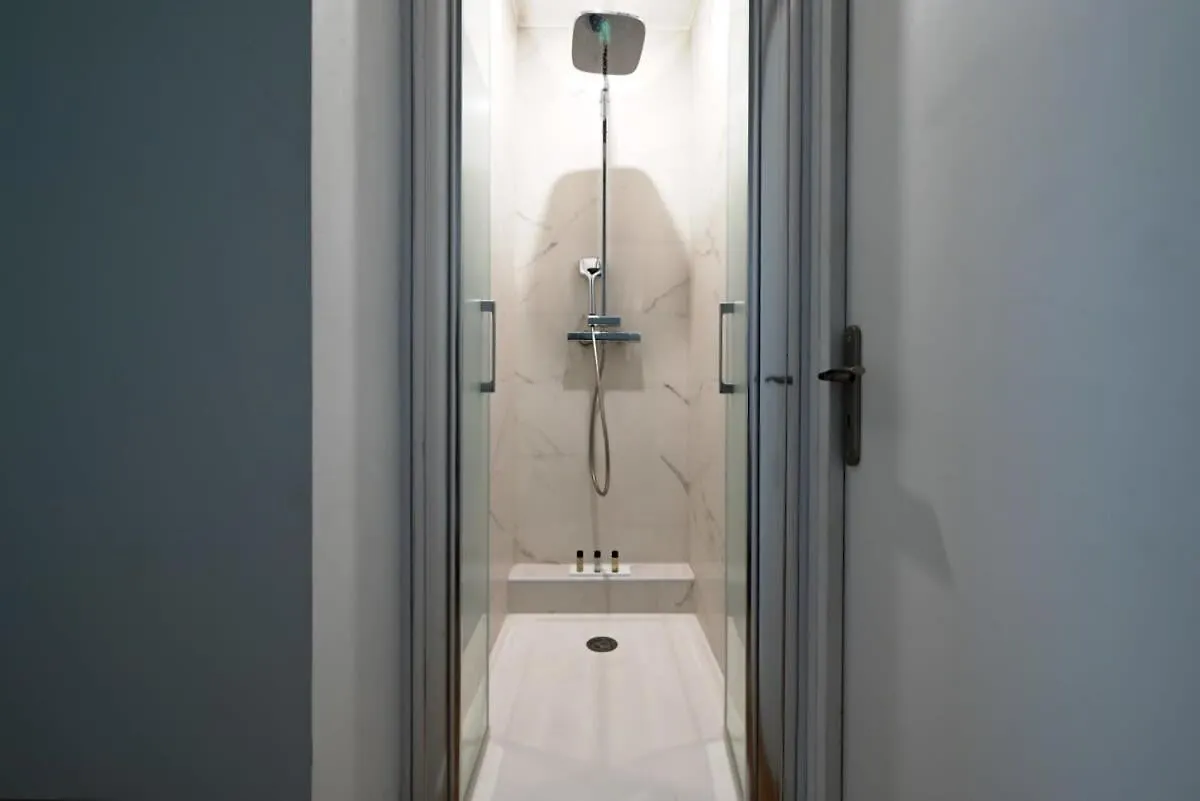 Fresh Large Studio For 4 Apartment Paris